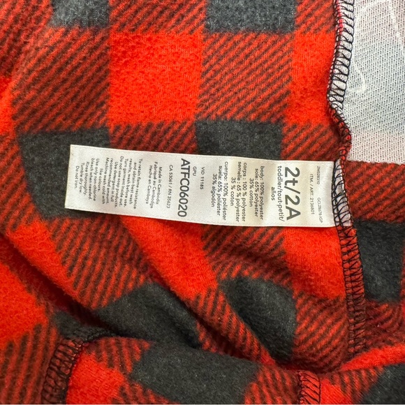 3/$24 Carter's Red and Black Plaid Fleece Footie with Husky 2T - Picture 5 of 5